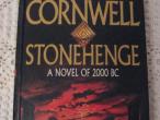 Daiktas knyga  " Stonehenge A Novel of 2000 bc  " *