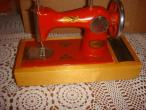 Daiktas Tarybinių laikų žaislinė vaikiška siūvimo mašinėlė