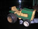 Daiktas senas traktoriukas-modeliukas "petrūrša"