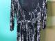 Trikotažinė juoda suknelė gilia iškirpte su baltais raštais Vilnius - parduoda, keičia (1)