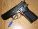 Daiktas Blow Compact 2002 dujinis pistoletas.
