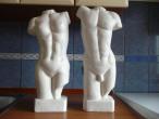 Daiktas moters ir vyro statulos