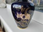 Daiktas Vokiška mėlyno kobalto porcelianinė vaza su gėlėm. 