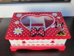Daiktas Mergaitiška medinė papuošalų dėžutė Minnie Mouse. 