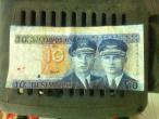 Daiktas 10 litu banknotas gamykliskas brokas