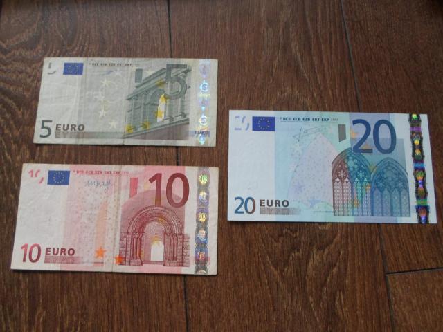 Daiktas Euru banknotai pirmo leidimo 2002m