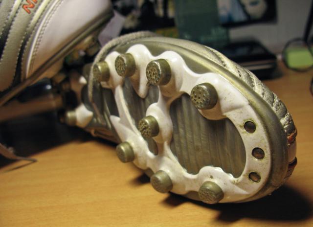 Daiktas NILS futbolo bootsai su šipais