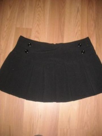 Daiktas juodas sijonukas