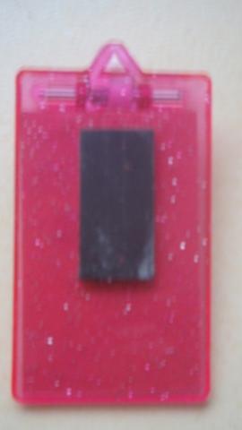 Daiktas Lapelių laikiklis su magnetuku ir vieta tušinukui