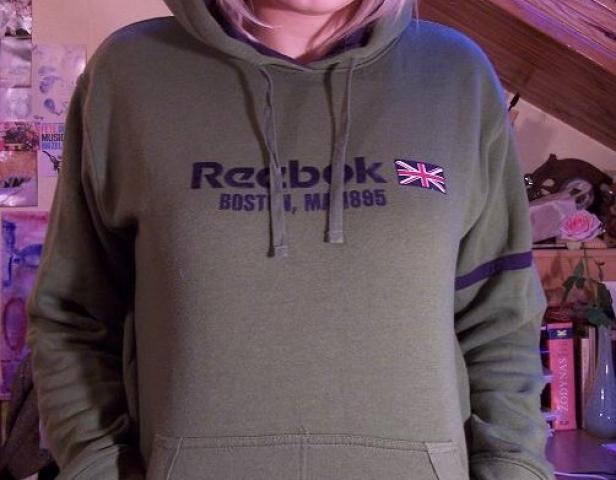 Daiktas Reebok dzemperis su kapisonu