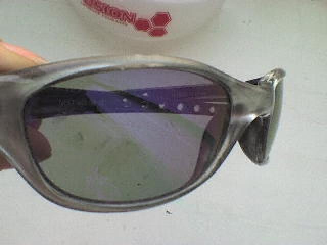 Daiktas Akiniai su dėklu, padovanočiau