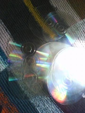 Daiktas peršviečiami diskai.dekoracijom,piesimui ant ju(10