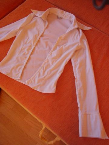 Daiktas balti marškinukai