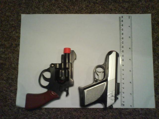 Daiktas Mr. and Mrs. Smith guns :-D