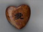 Daiktas kinietiska sirdele su uzrasu - meile