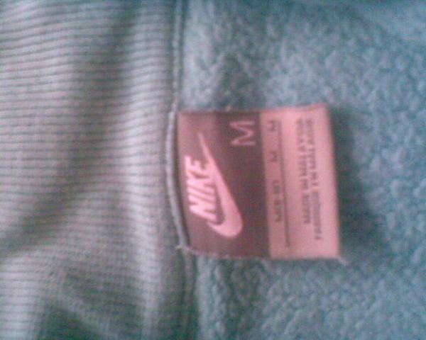 Daiktas nike dzemperis