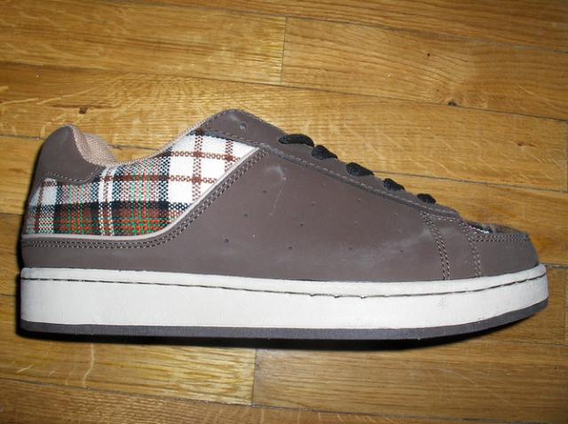 Daiktas skate shoes,42.5