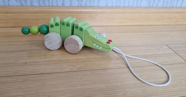 Daiktas Medinis žaislas - tempiamas krokodilas 