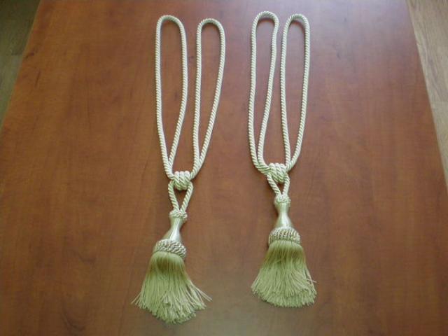 Daiktas Kutai uzuolaidoms suristi 