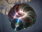 Daiktas 70 nereikalingu cd ir dvd  diskU