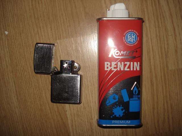 Daiktas Zippas (netikras) su benzinu