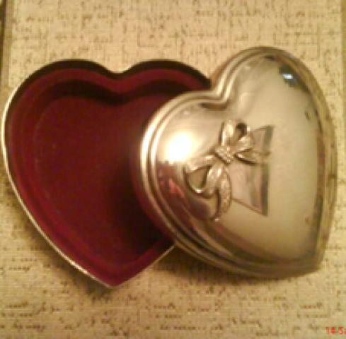 Daiktas Dežutė papuošalams 