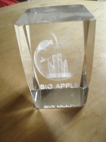 Daiktas Big Apple skulptūrėlė