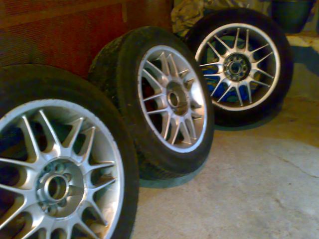 Daiktas Lieti ratlankiai R-16 universalus