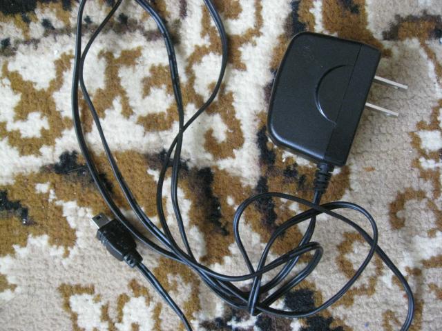 Daiktas angliskas usb pakrovejas