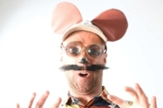 Daiktas Ieskau akiniu kurie isdidintu akis