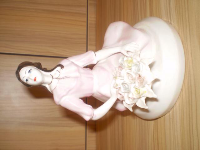 Daiktas Merginos skulptūrėlė