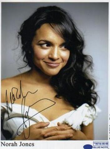 Daiktas Autografai: Norah Jones , Timo glock , Jarno Trull