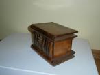Daiktas Gražaus medžio senovinė  dėžutė su slapuku