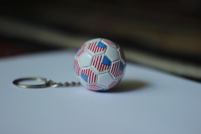 Daiktas raktu pakabukas "kamuolys" su usa veliava