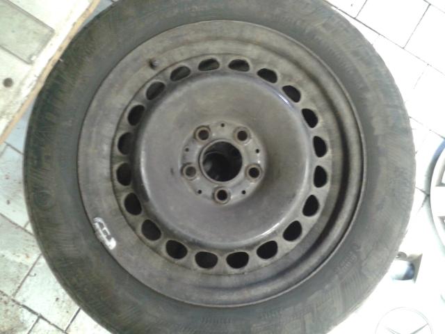 Daiktas parduodu ratlankius ir ratu gaubtus  r16 pigiai