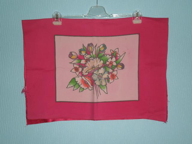 Daiktas Spalvinga medziaga su gelemis