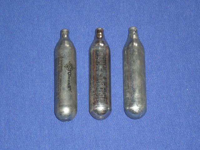 Daiktas 3 tusti co2 duju balioneliai