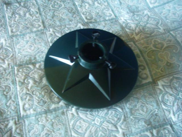 Daiktas Kaledines egles stovas, laikiklis Kaledinei eglei