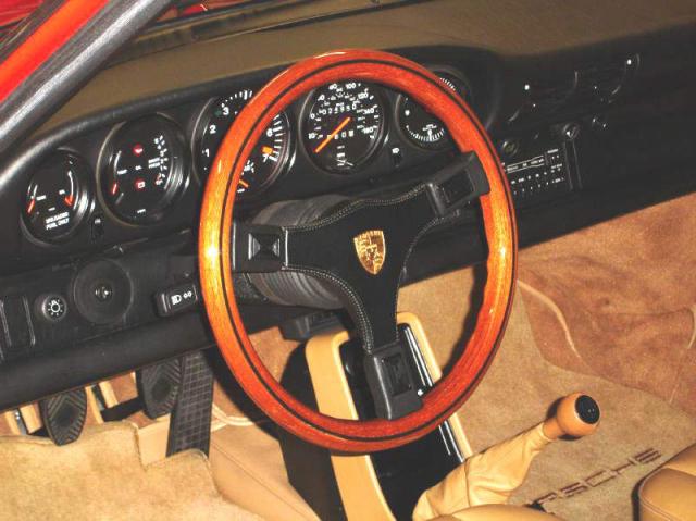 Daiktas Pirkčiau odinį/medinį vairą