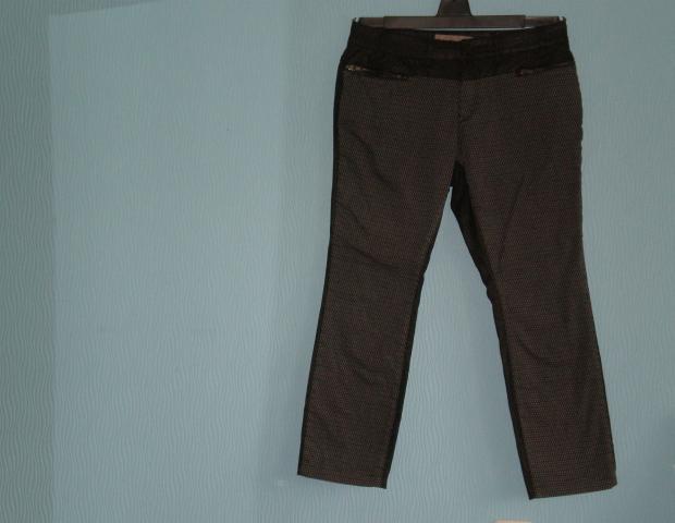 Daiktas Idomios odines kelnes (su driezo/gyvates odos rastu priekyje)