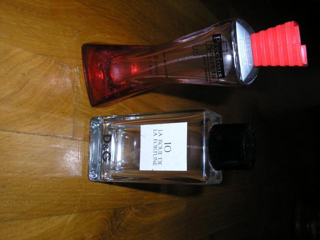 Daiktas Tusti buteliukai nuo kvepalu