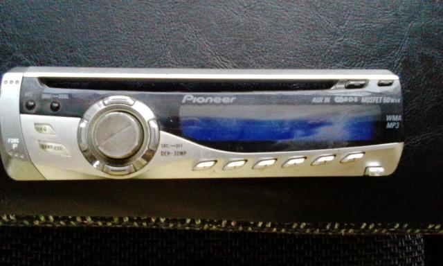 Daiktas Pioneer automagnetolos viršelis