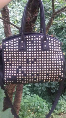 Daiktas Kniedėta rankinė