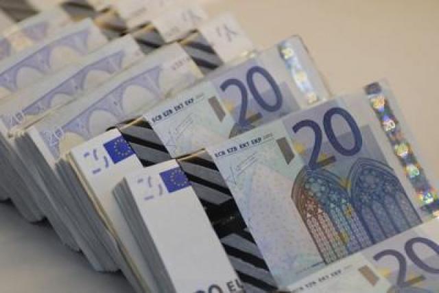 Daiktas  Siūlo paskolos tarp ypač.