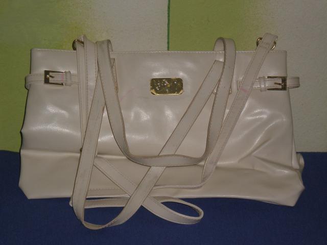 Daiktas Baltos spalvos rankine rankinukas