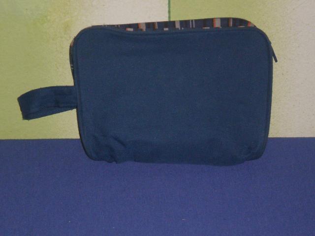 Daiktas Tamsiai melsva tasyte rankine kosmetine