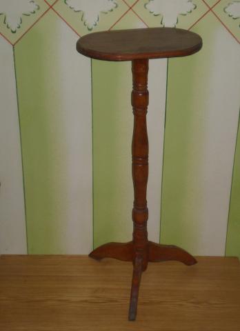 Daiktas Medinis trikojis stovas