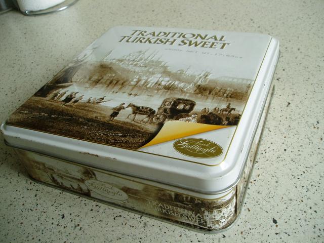 Daiktas Metalinė dėžutė 2€