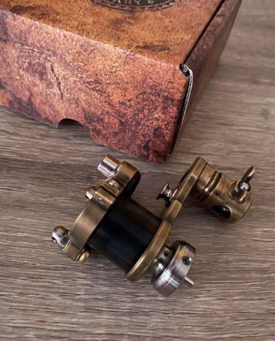 Daiktas Lithuanian Irons “z Rotary tattoo mašinėlė