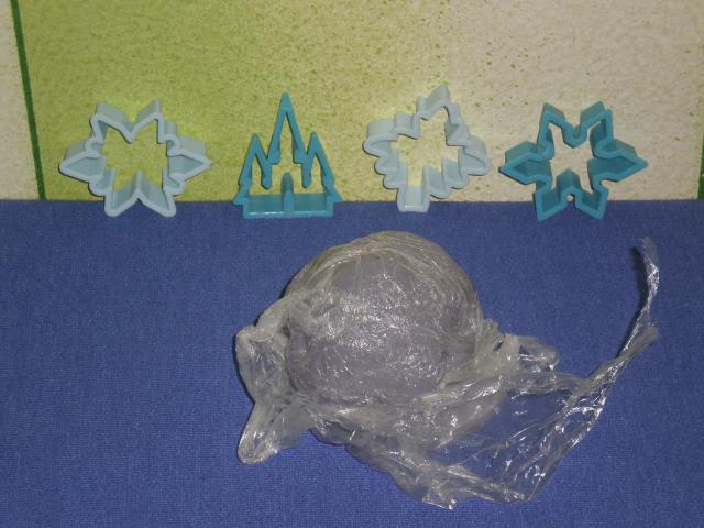 Daiktas Zaislai vaikams (plasmasines 4 formeles) ir gabaliukas modelino (plastilino)